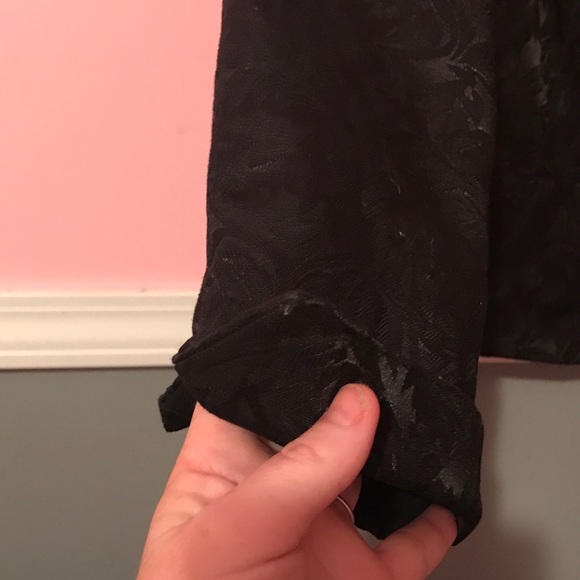 🌹Beautiful Black Blazer With Print🌹 - Picture 7 of 8